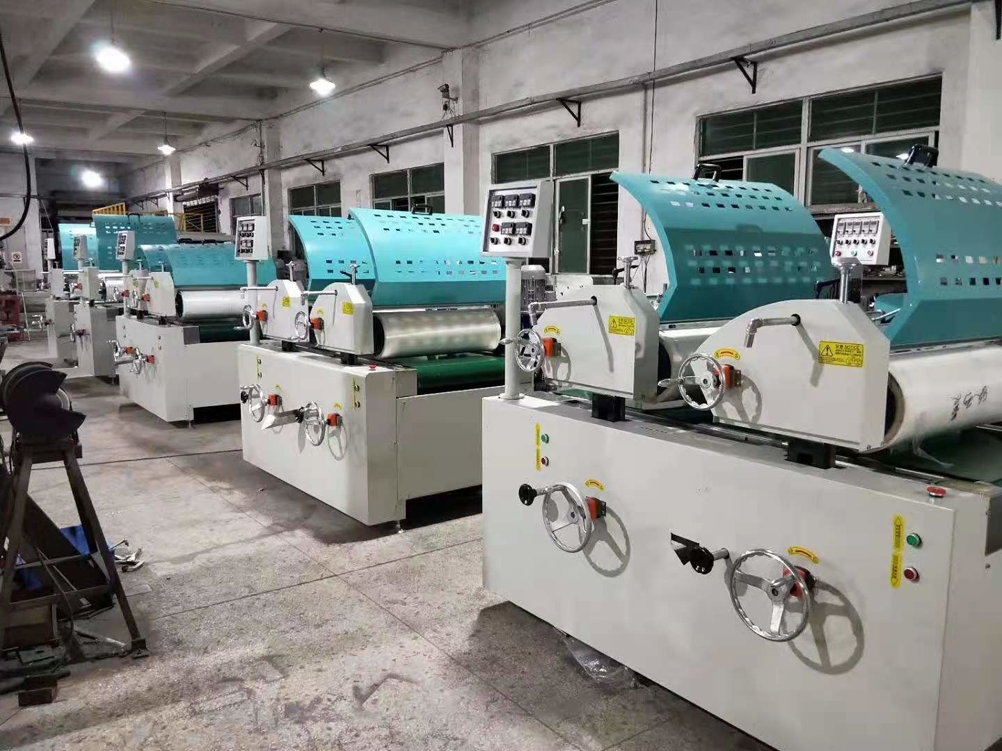 Dongguan Osmanuv Machinery Equipment Co., Ltd ligne de production en usine