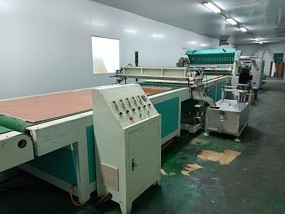 Technologie avancée Machine de revêtement de rideau de 1320 mm Taille 6000 mm × 2200 mm × 1400 mm