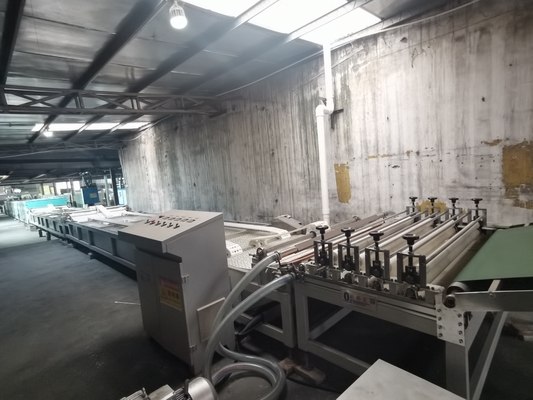 Machine de revêtement UV hautement automatisée avec technologie de revêtement de haute fiabilité