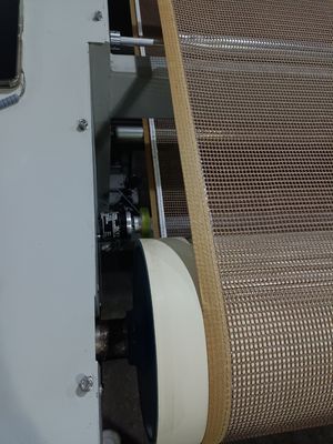 Ligne de production de séchage à micro-ondes de peinture à base d'eau