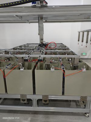 Machine de revêtement par rotation à 24 stations pour le moulage de pâte à papier à base de fibres à revêtement de barrière