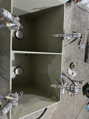 Couche à rotation à double station à haute puissance pour le revêtement de barrière eau/huile des ustensiles de table moulés en pâte