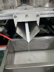Machine de revêtement à rotation à 24 stations pour produits moulés en pâte à papier