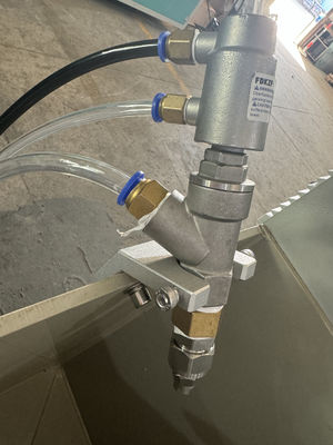 Machine polyvalente de revêtement de pâte durable Salle de pulvérisation Dimensions 400 * 400 * 500 mm Consommation d'énergie 0,95 kW