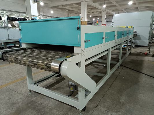 Machine de séchage infrarouge compacte pour un séchage rapide et économe en énergie des revêtements de surface sur le moulage de pâte