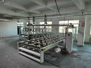 Ligne de production de revêtement intérieur de plateaux de vaisselle de sécurité alimentaire à grande vitesse pour le moulage de la pâte