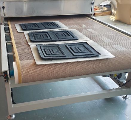 Forneau de séchage industriel à micro-ondes avec chauffage volumétrique continu de type courroie et puissance personnalisable