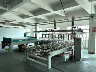 Ligne de production de revêtement intérieur pour le moulage de la pâte à papier
