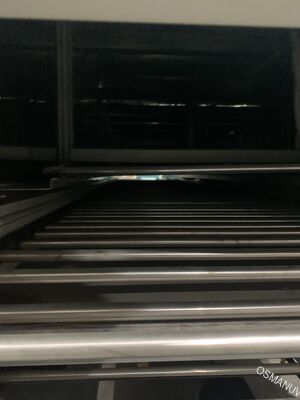 Système de traitement laser excimer industriel. L'intégration flexible de la ligne de production et des paramètres entièrement personnalisables.