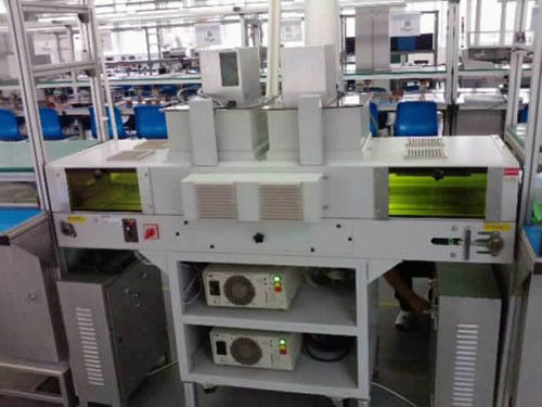 Machine de durcissement à LED UV de 300 mm*300 mm*400 mm pour une zone de durcissement de 200 mm*200 mm et un durcissement précis