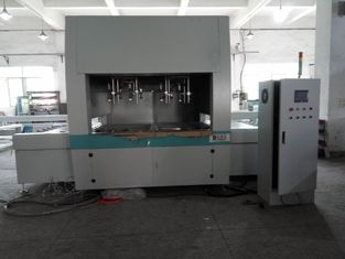La machine UV automatique de dispositif d'enduction, W1300mm pulvérisent la chaîne de production de peinture