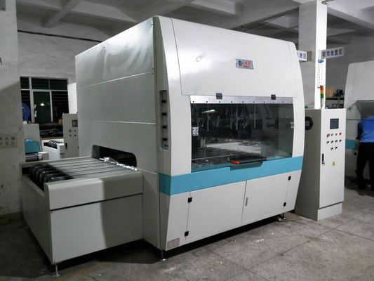 Le circuit de commande fond la machine UV de vernis/pulvérise l'équipement de revêtement