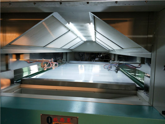 Le jet UV de machine de revêtement de tache de Digital peignent 380VAC W1300mm