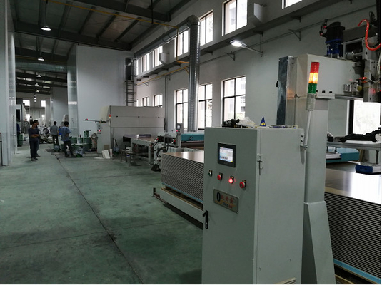Machine de revêtement UV du contrôle 4.5KW de PLC de Mitsubishi pour le panneau de silicate de calcium