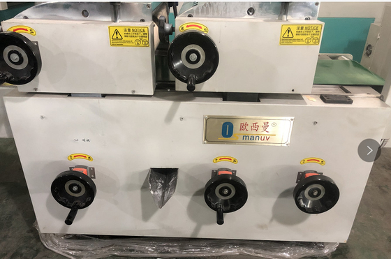 Niveau sonore ≤ 75 dB Machine de fabrication de rouleaux de convoyeur avec épaisseur maximale de revêtement 0,2-8 mm