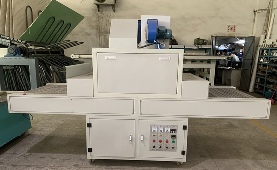 Machine de durcissement UV en acier inoxydable à commande PLC avec lampe UV de 365 nm pour alimentation AC220V 50HZ
