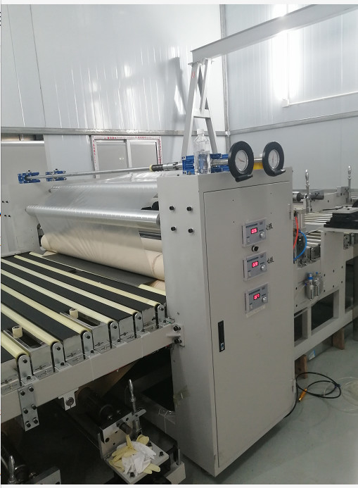 Plan de carton ou de plastique ou de verre 360-410V/50HZ Voltage Machine de laminage de film avec 6300*1550*1200mm dimension globale