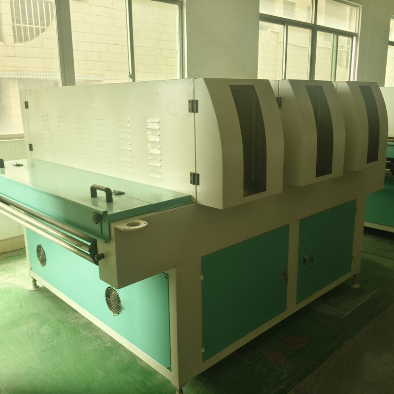 Économie d'énergie Trois lampes UV machine de durcissement 5-20m par min Machine à LED UV en tôle métallique