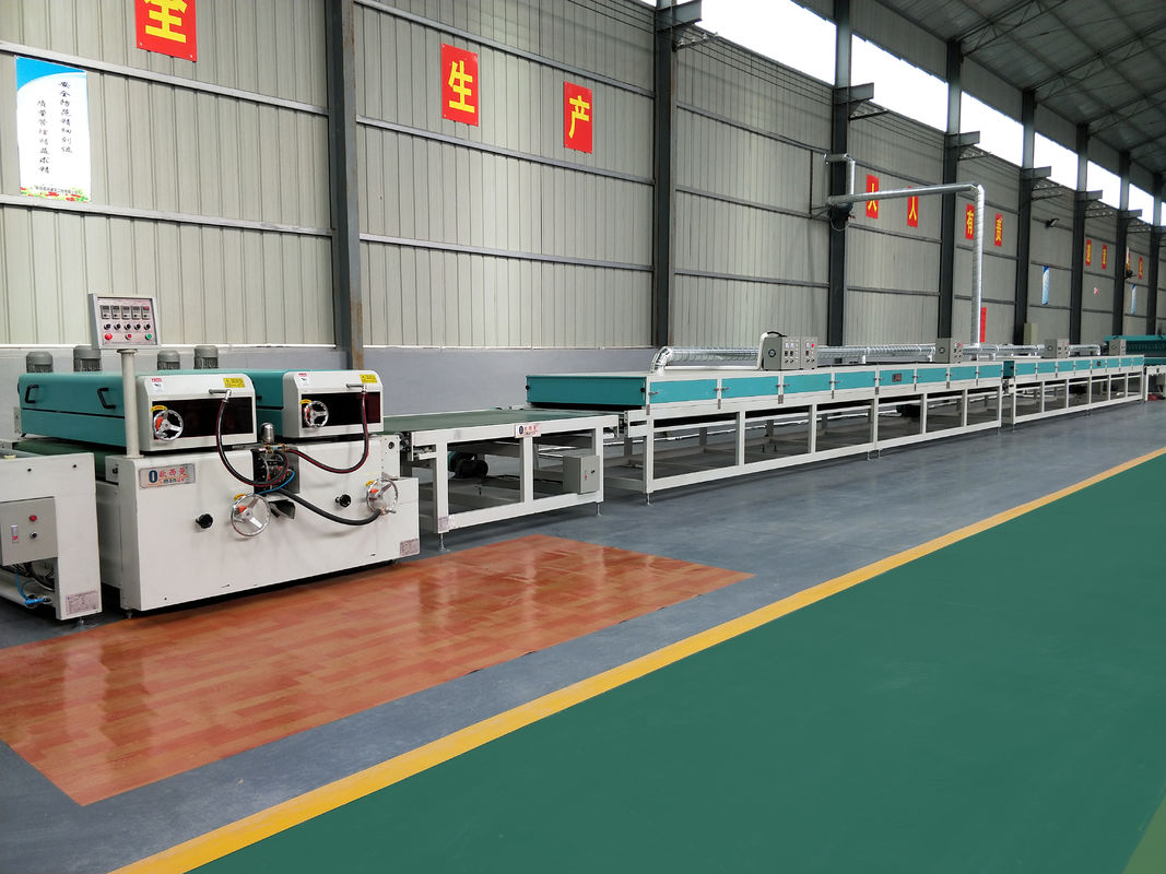 Ligne de revêtement de rouleaux de bobine métallique à UV de haute précision avec largeur personnalisable pour les applications industrielles