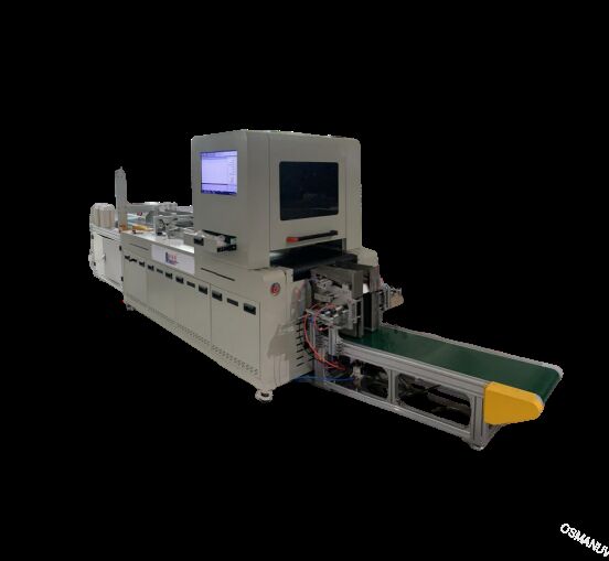 Imprimante numérique à bande passante à grande vitesse avec une vitesse d'impression de 150 m/min, personnalisable jusqu'à une largeur de 2500 mm et configuration CMYK + blanc + vernis