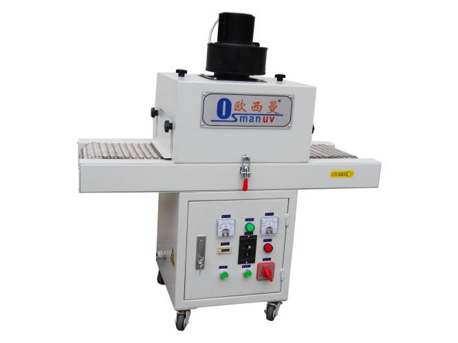 l'omron transmettent par relais la machine de traitement UV de traitement UV de Quickiy de colle de l'affichage à cristaux liquides LED de bande de conveyeur de flon de Machinete