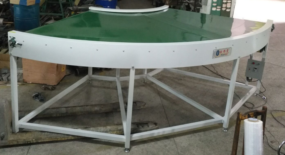 Machine automatique de transfert par bande transporteuse avec une capacité de 2 m*0,6 m*1,5 m 50 kg/h