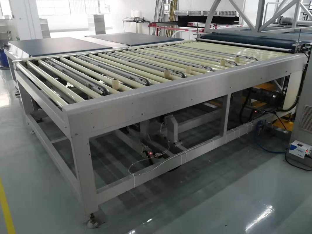 Machine de transfert automatique par bande transporteuse 2m*0,6m*1,5m Taille pour un fonctionnement fluide