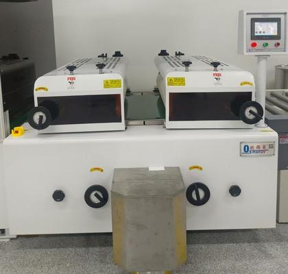 Machine de revêtement à rouleaux de précision pour revêtement de surface de haute brillance et uniforme