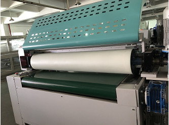 Réduisez en pulpe la chaîne de production de moulage de peinture de jet, la machine UV 380V 50HZ de dispositif d'enduction de tache