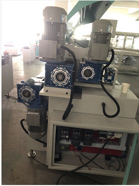 Énergie AC220V/50HZ et volume de pulvérisation de 0 à 1000 ml/min pour les équipements de revêtement par pulvérisation