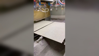 Machine de revêtement par pulvérisation automatique pour panneaux